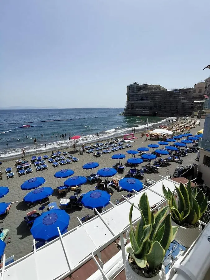 Lhp Suite Posillipo Nápoles Itália