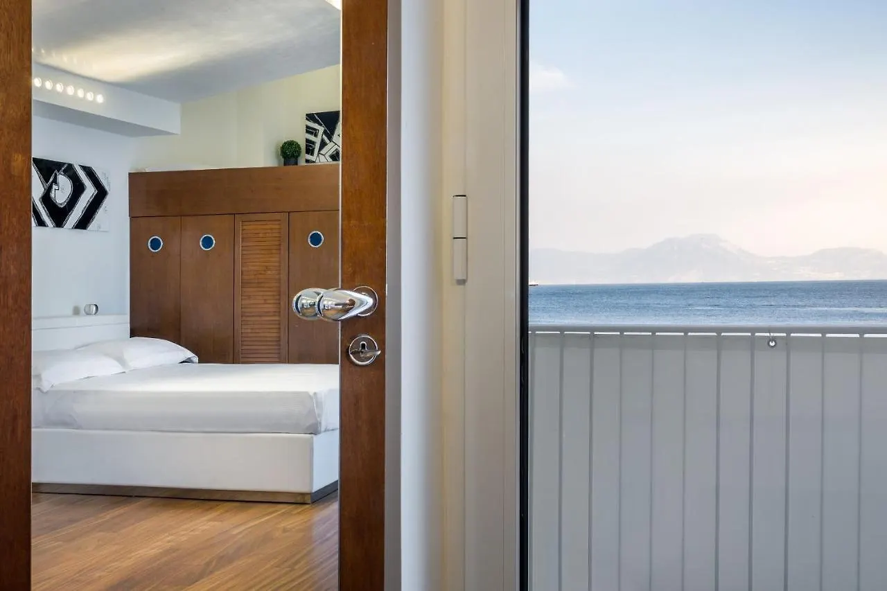Lhp Suite Posillipo Nápoles Itália